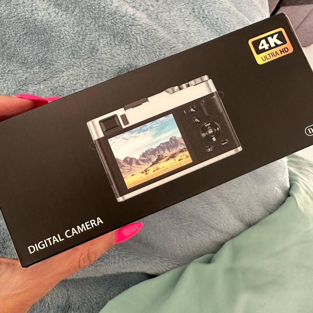 Digital camera - Picture 2 of 2